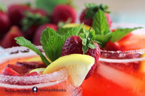 نوشیدنی تابستانی برای مهمانی - لیموناد توت فرنگی - دنیای نوشیدنی ها